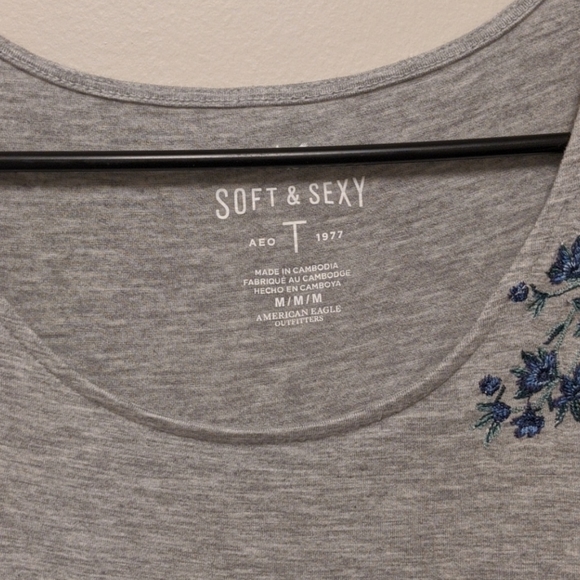 American Eagle Soft and Sexy Tee - Picture 2 of 4